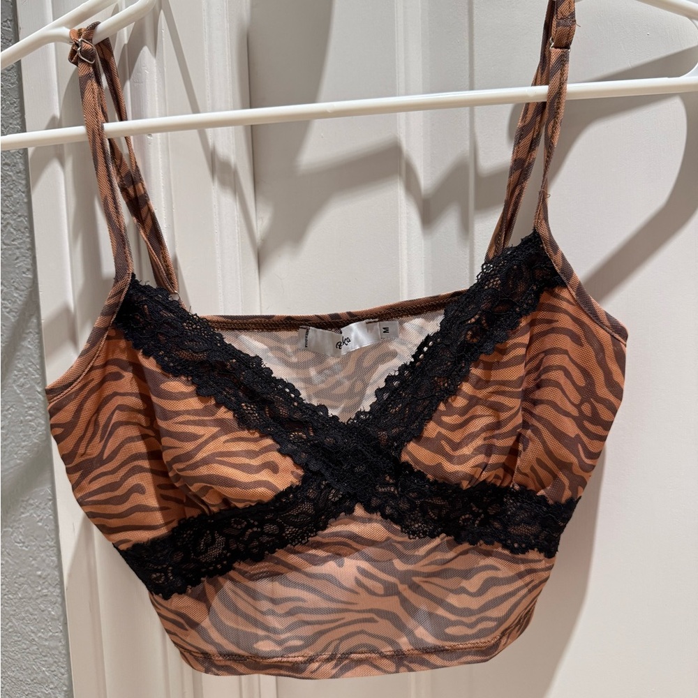Adika zebra top with lace